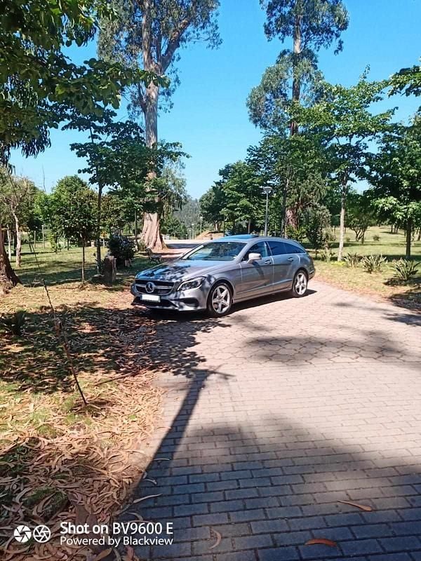 Cinzento Usado 2015 Mercedes CLS250 Carrinha | € 23.000 - Imagem 1/4