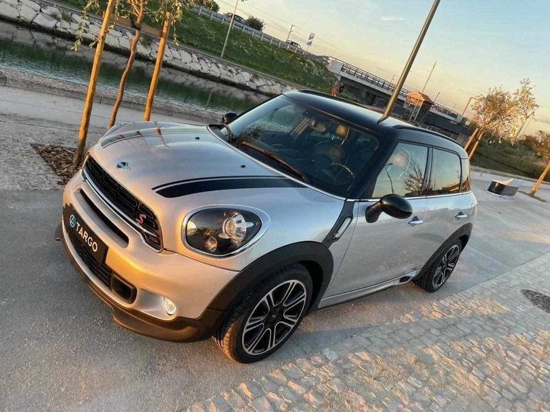Cinzento Usado 2016 Mini Cooper SD Countryman SUV | € 19.900 - Imagem 1/4