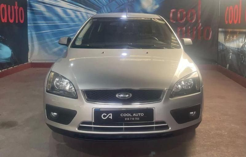 Usado Ford Focus Trend 80 HP (58 kW) 2006 Cinza prata Carrinha