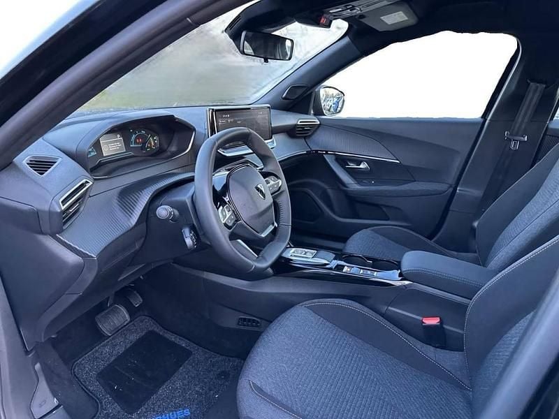 Usado Peugeot e-2008 Allure 100 kW (136 HP) 2022 Preto SUV
