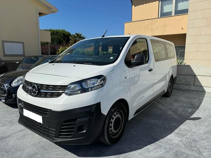 Branco Usado 2019 Opel Vivaro Essentia Van | € 32.450 - Imagem 1/4