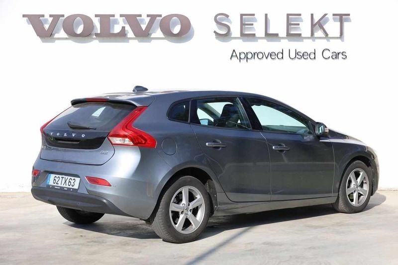 Usado Volvo V40 Kinetic 120 HP (88 kW) 2016 714  cinzento ósmio Carrinha