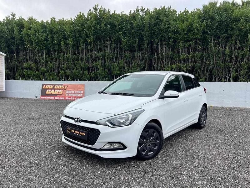 Branco Usado 2017 Hyundai i20 | € 4.990 - Imagem 1/4