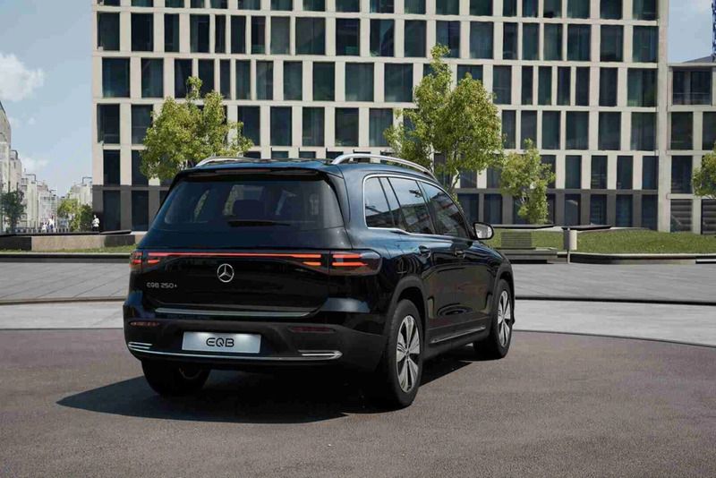 Preto Novo 2025 Mercedes EQB250+ Edition SUV | € 61.025 (Preço justo) - Imagem 1/4