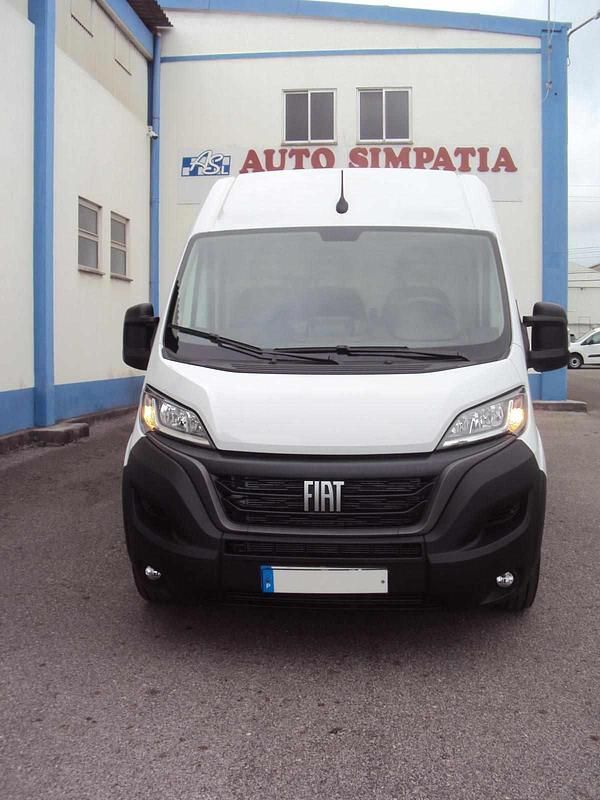 Usado Fiat Ducato 140 HP (102 kW) 2023 Branco Van