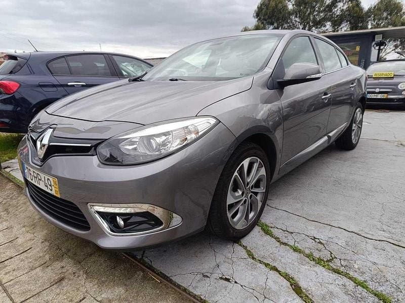Cinza Usado 2016 Renault Fluence Sedan | € 10.990 - Imagem 1/4