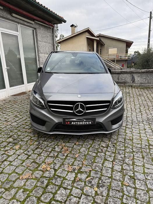 Usado 2016 Mercedes B200 Monovolume | € 17.500 - Imagem 1/4