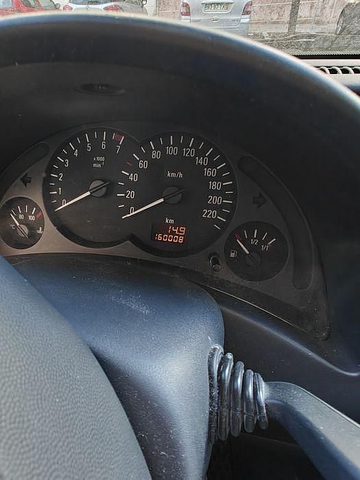 Usado 2002 Opel Corsa Sedan | € 1.500 (Super Preço) - Imagem 1/4