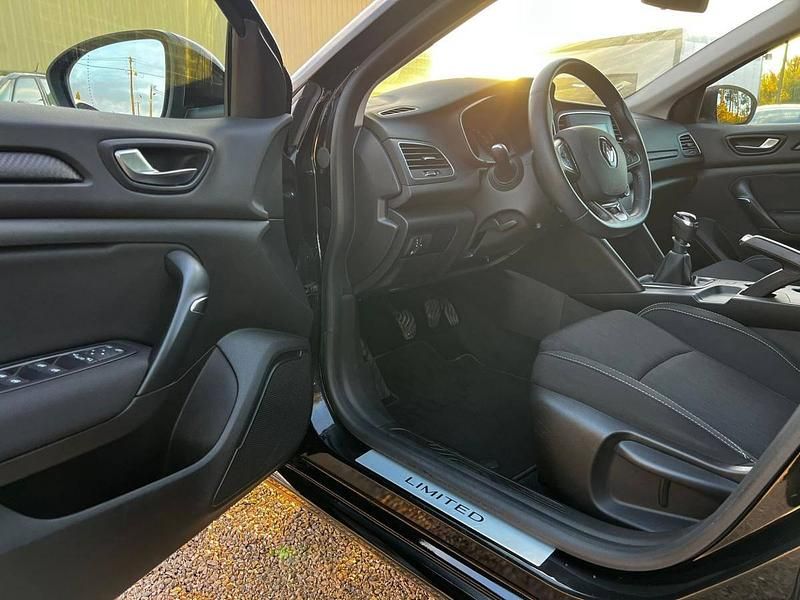 Usado Renault Mégane IV 115 HP (84 kW) 2020 Preto Carrinha