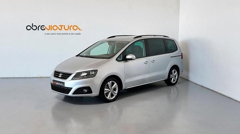 Cinza Usado 2017 Seat Alhambra Style Monovolume | € 24.000 - Imagem 1/4