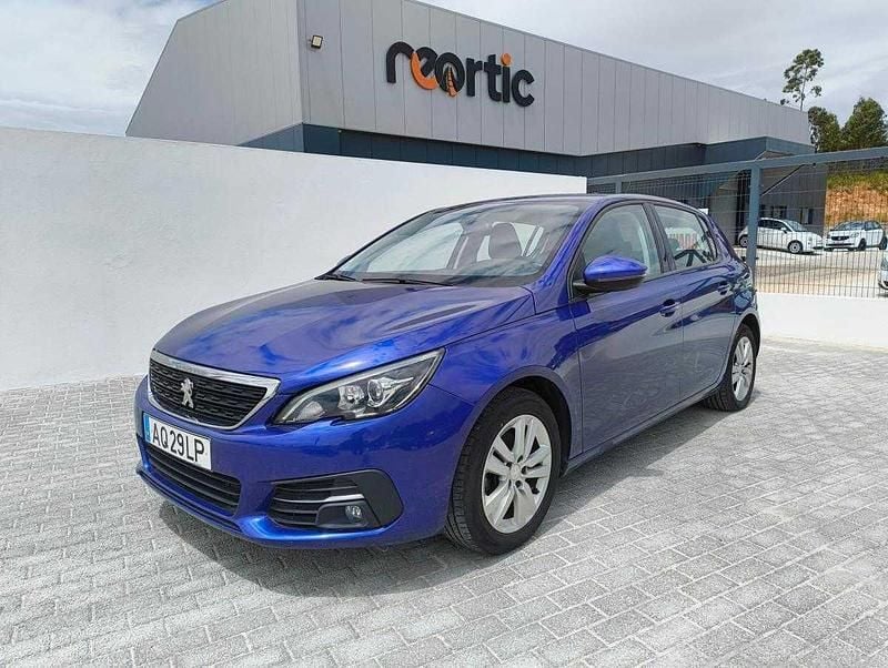Azul Usado 2018 Peugeot 308 Active Citadino | € 16.150 (Preço justo) - Imagem 1/4