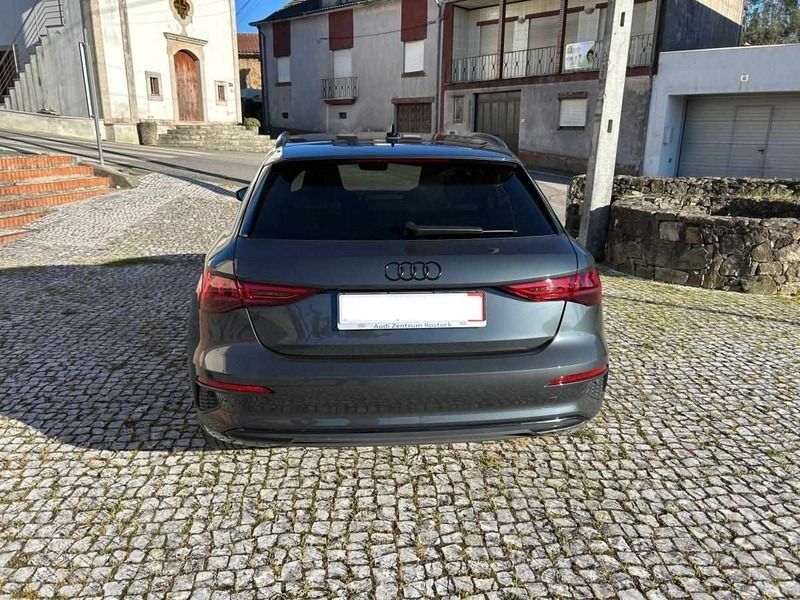 Usado Audi A3 e-tron Premium 204 HP (150 kW) 2020 Cinzento Citadino