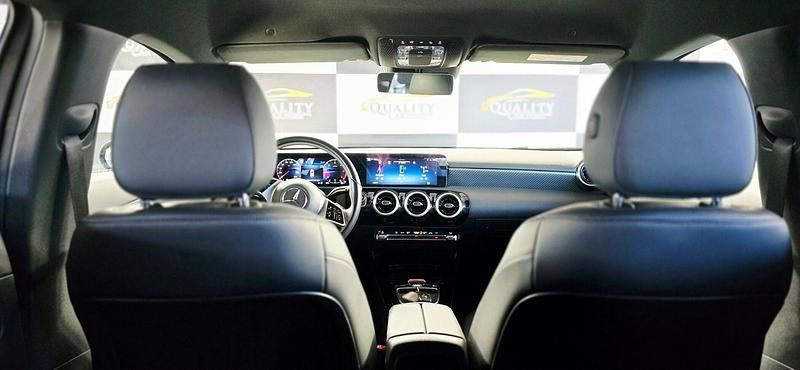 Usado Mercedes A200 150 HP (110 kW) 2023 Cinza Sedan