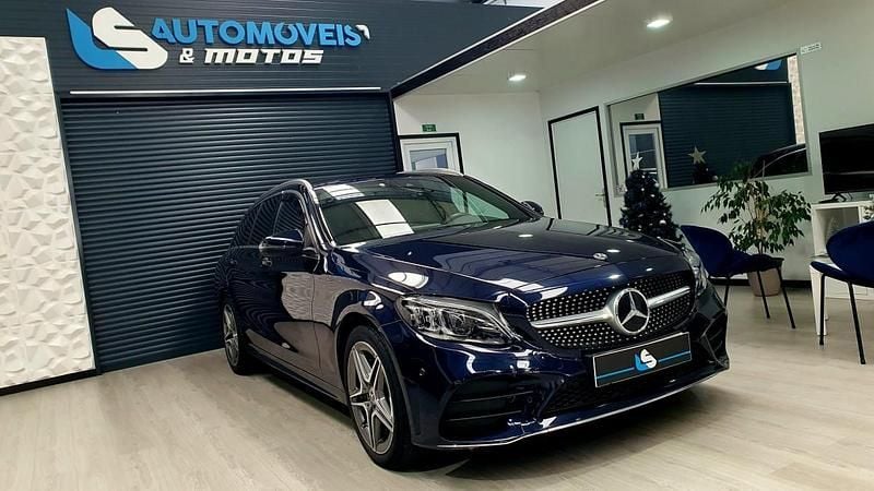 Usado Mercedes C220 AMG line 194 HP (142 kW) 2018 Azul Carrinha