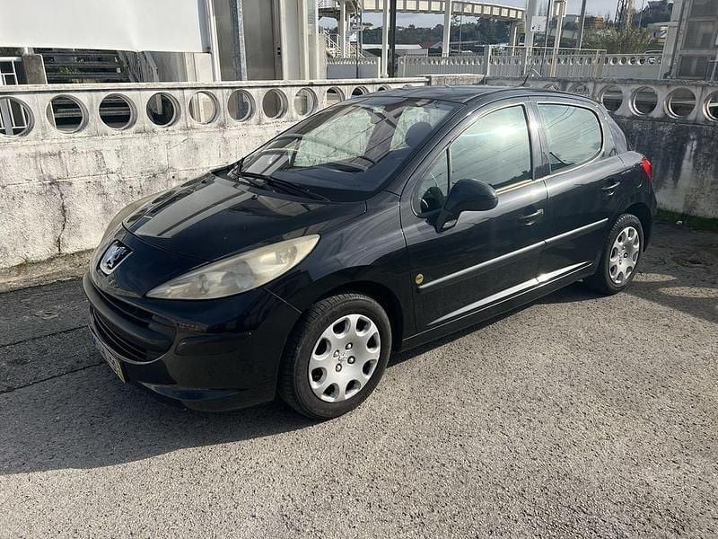 Usado 2009 Peugeot 207 Sedan | € 3.450 (Preço justo) - Imagem 1/4