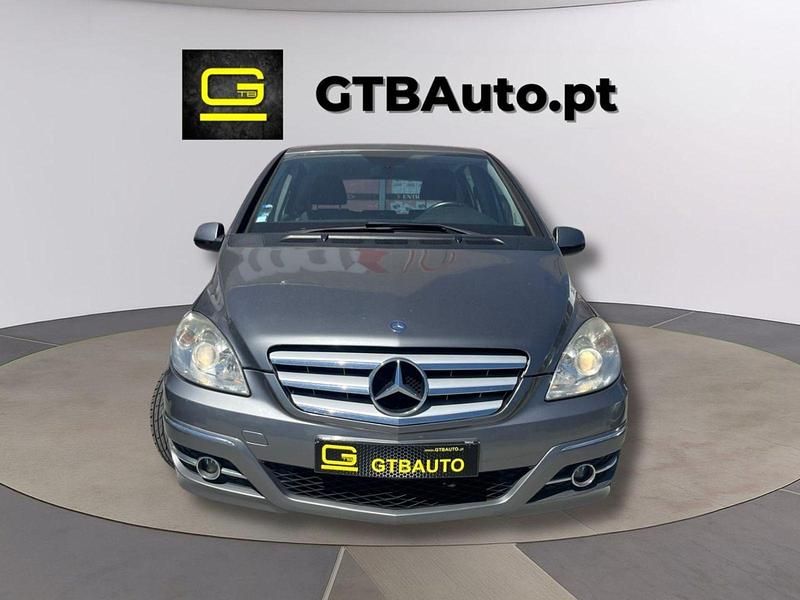 Cinza Usado 2010 Mercedes B160 Monovolume | € 8.900 - Imagem 1/4