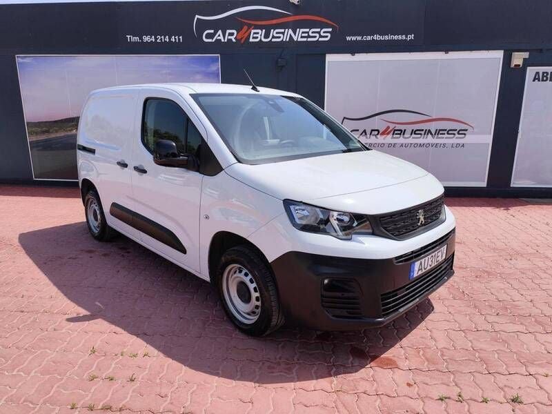 Branco Usado 2022 Peugeot Partner Monovolume | € 14.890 (Preço justo) - Imagem 1/4