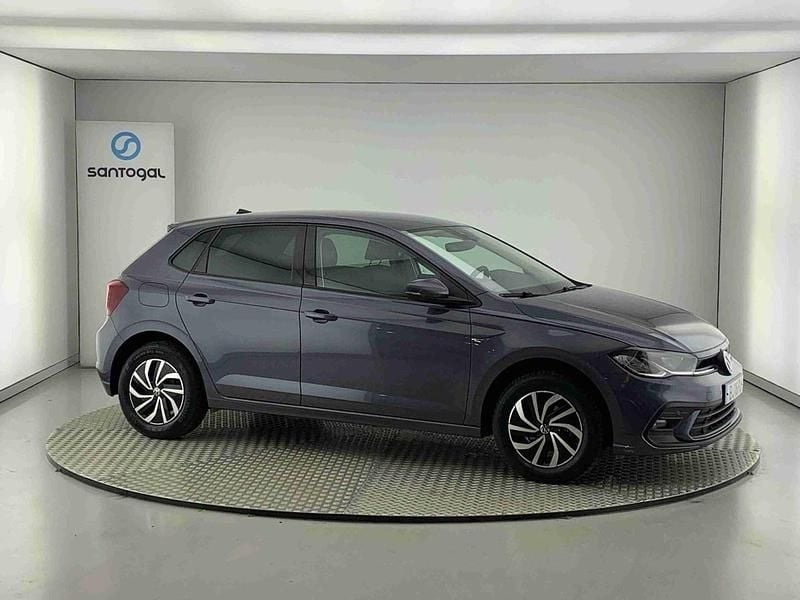 Cinzento Usado 2024 VW Polo | € 20.700 (Preço justo) - Imagem 1/4