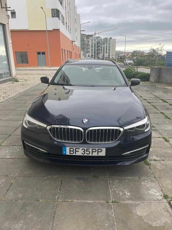 Azul Usado 2020 BMW 520 | € 30.500 - Imagem 1/4