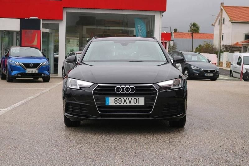 Usado Audi A4 150 HP (110 kW) 2019 Preto Carrinha