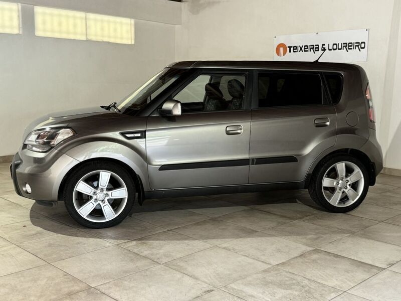 Usado Kia Soul 128 HP (94 kW) 2010 Cinza SUV