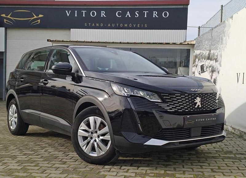 Usado Peugeot 5008 Active 130 HP (95 kW) 2021 Preto Monovolume