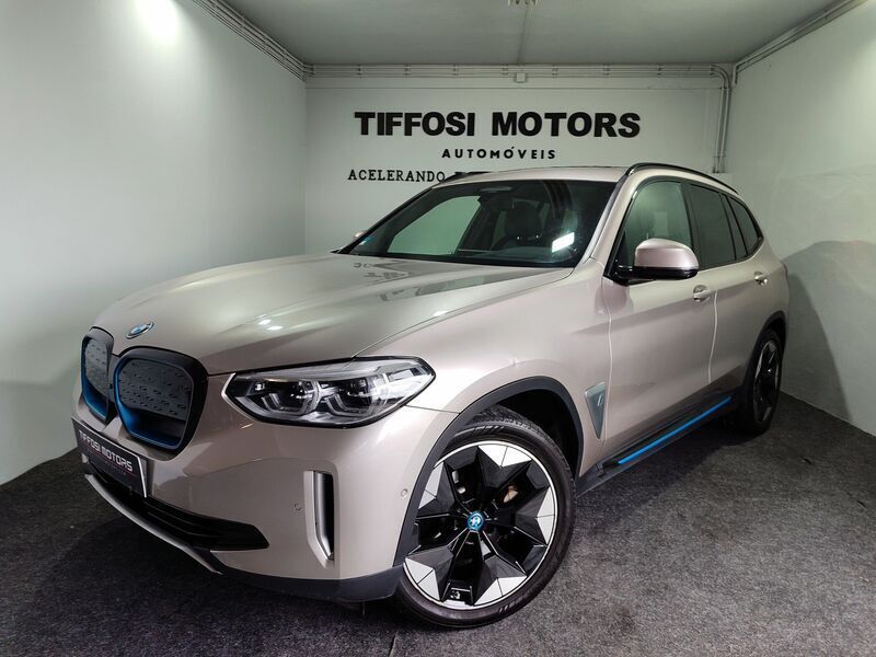 Outro Usado 2021 BMW iX3 SUV | € 31.000 - Imagem 1/4
