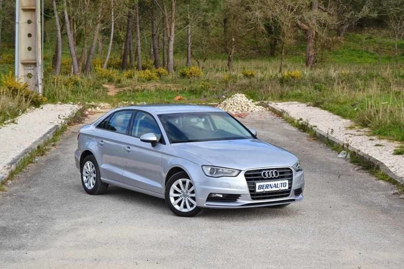 Cinzento Usado 2015 Audi A3 Sedan | € 15.900 (Preço justo) - Imagem 1/4