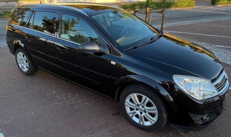 Usado 2008 Opel Astra Cosmo Sedan | € 5.000 (Preço justo) - Imagem 1/4