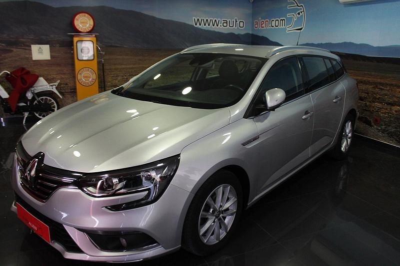 Cinza Usado 2016 Renault Mégane GrandTour Intens Carrinha | € 11.500 (Caro) - Imagem 1/4