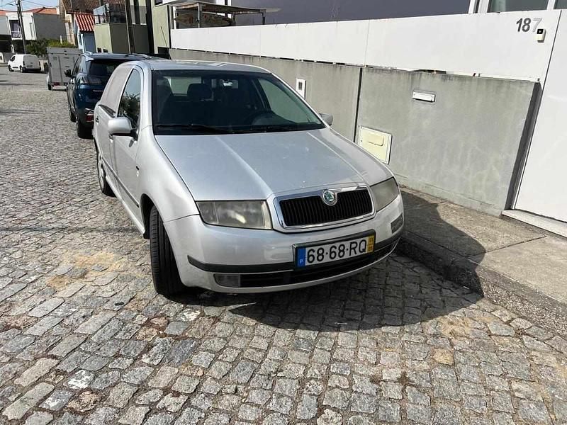 Cinzento Usado 2001 Skoda Fabia Citadino | € 1.300 (Bom preço) - Imagem 1/4