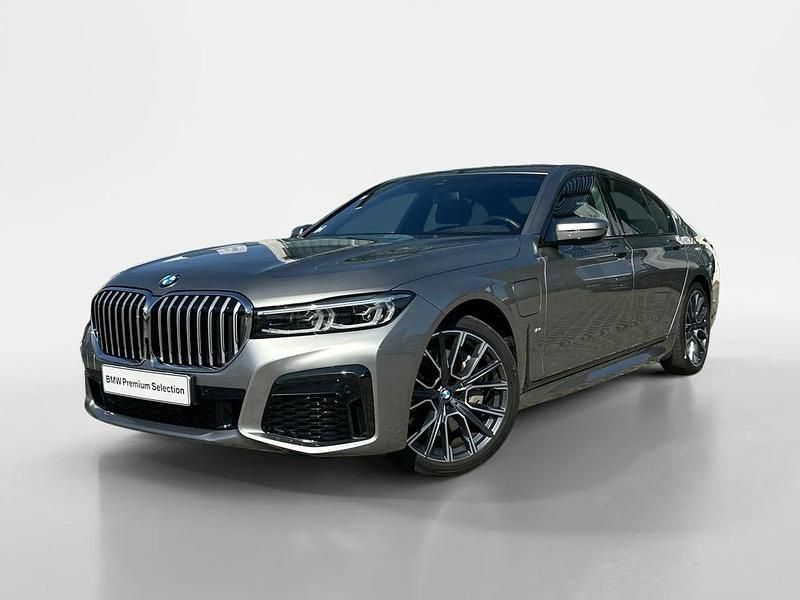 Cinza Usado 2020 BMW 745 iPerformance Sedan | € 55.900 - Imagem 1/4