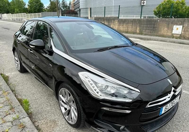 Preto Usado 2013 Citroën DS5 Citadino | € 10.000 (Bom preço) - Imagem 1/4