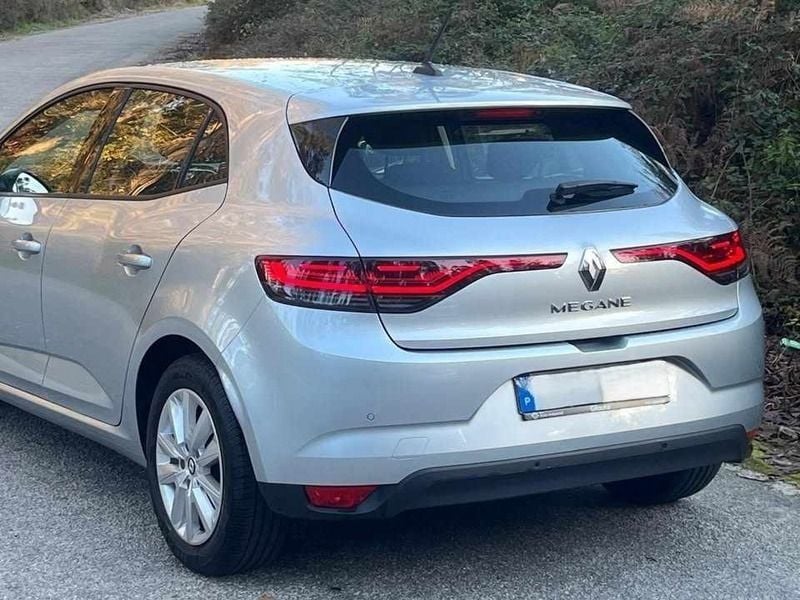 Cinzento Usado 2023 Renault Mégane IV | € 22.000 (Super Preço) - Imagem 1/4
