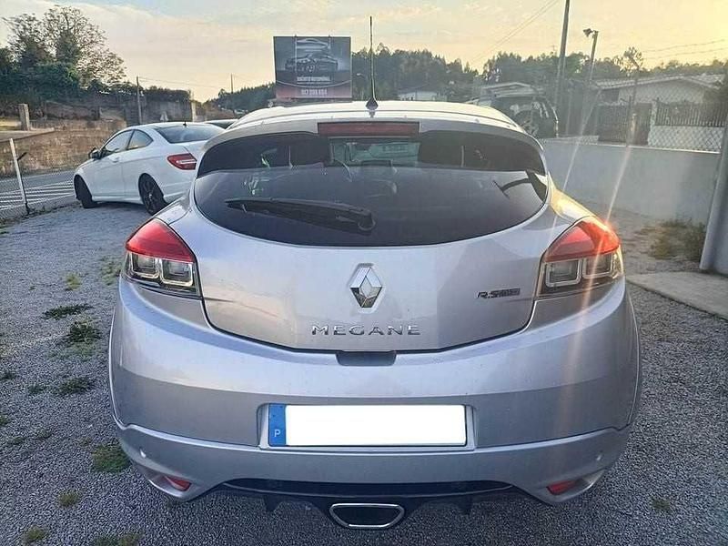 Usado Renault Mégane III 275 HP (202 kW) 2016 Cinzento Coupé