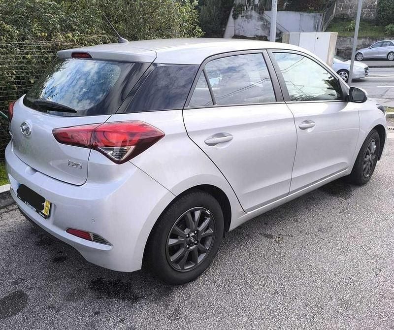 Usado 2017 Hyundai i20 Sedan | € 10.000 (Preço justo) - Imagem 1/4
