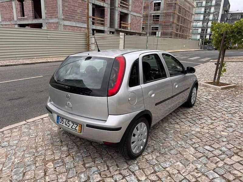 Usado 2005 Opel Corsa Sedan | € 3.500 (Caro) - Imagem 1/4
