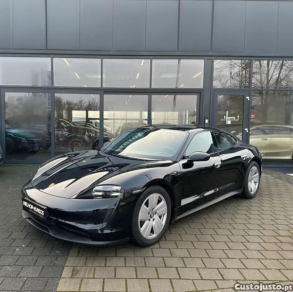 Usado Porsche Taycan Sport 300 kW (408 HP) 2022 Preto Coupé