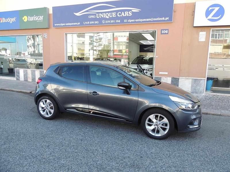 Usado Renault Clio IV 90 HP (66 kW) 2017 Cinzento Citadino