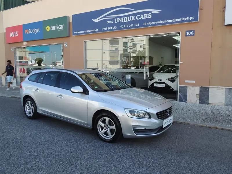 Prata Usado 2015 Volvo V60 Business Edition Carrinha | € 15.500 - Imagem 1/4