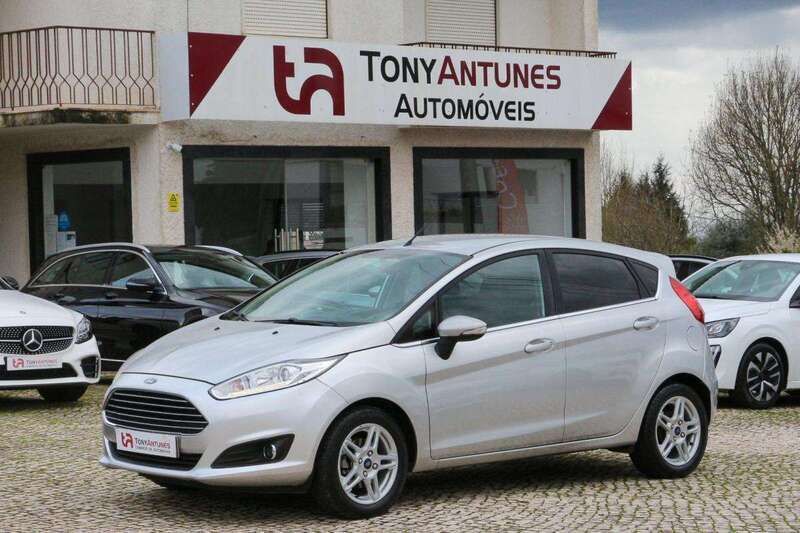 Cinza Usado 2014 Ford Fiesta Trend Citadino | € 8.750 (Preço justo) - Imagem 1/4