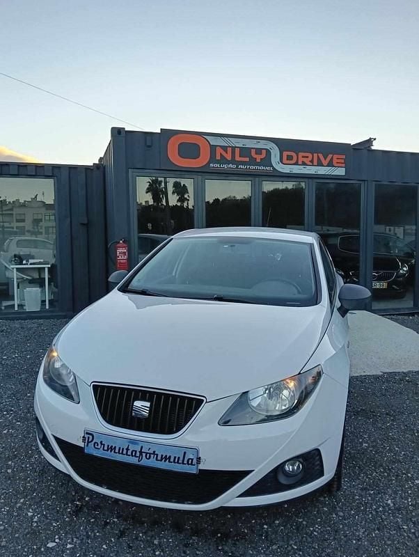 Branco Usado 2011 Seat Ibiza Citadino | € 6.950 (Preço justo) - Imagem 1/4