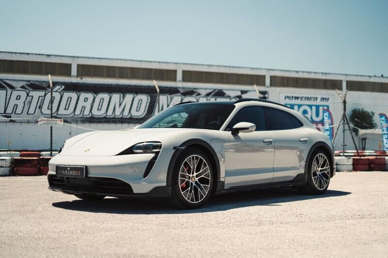 Usado Porsche Taycan 419 kW (571 HP) 2022 Cinzento Sedan