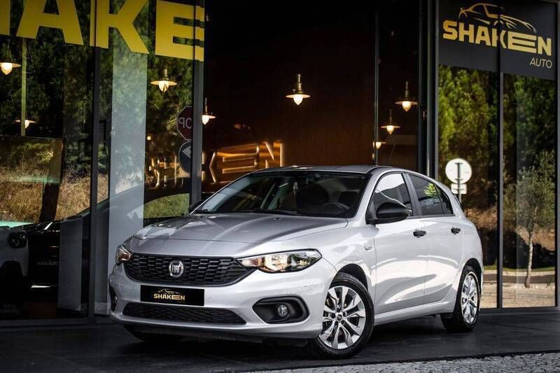 Cinzento Usado 2019 Fiat Tipo Lounge Citadino | € 11.900 (Bom preço) - Imagem 1/4