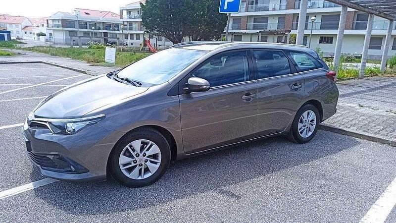 Usado 2016 Toyota Auris Sport Sedan | € 11.500 - Imagem 1/4