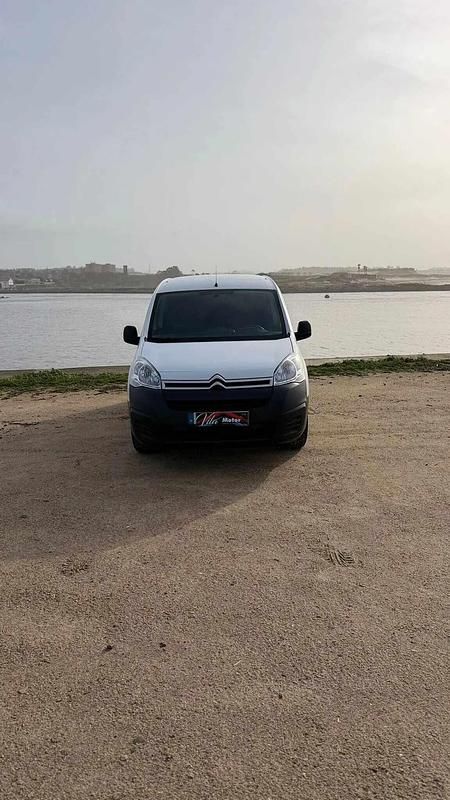 Usado Citroën Berlingo 75 HP (55 kW) 2017 Branco Monovolume