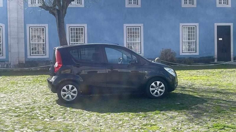 Usado Opel Agila 65 HP (47 kW) 2008 Preto Citadino