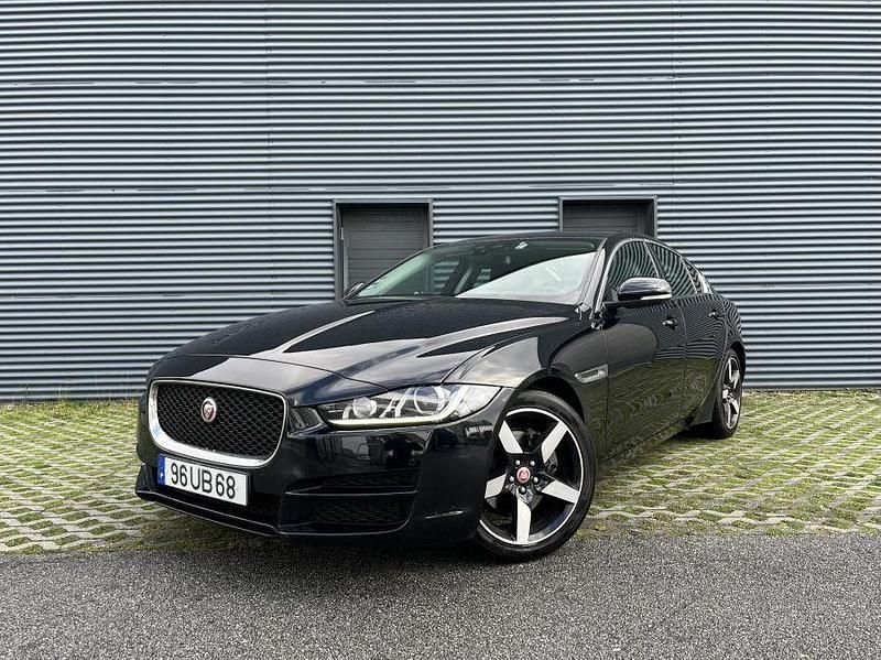 Preto Usado 2017 Jaguar XE Prestige Sedan | € 20.990 (Preço elevado) - Imagem 1/4