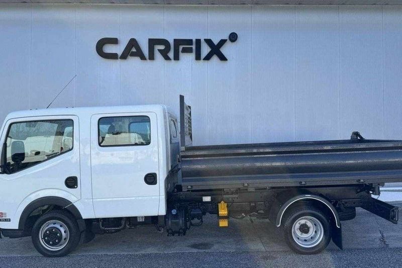 Branco Usado 2018 Nissan Cabstar Pickup | € 37.499 - Imagem 1/4