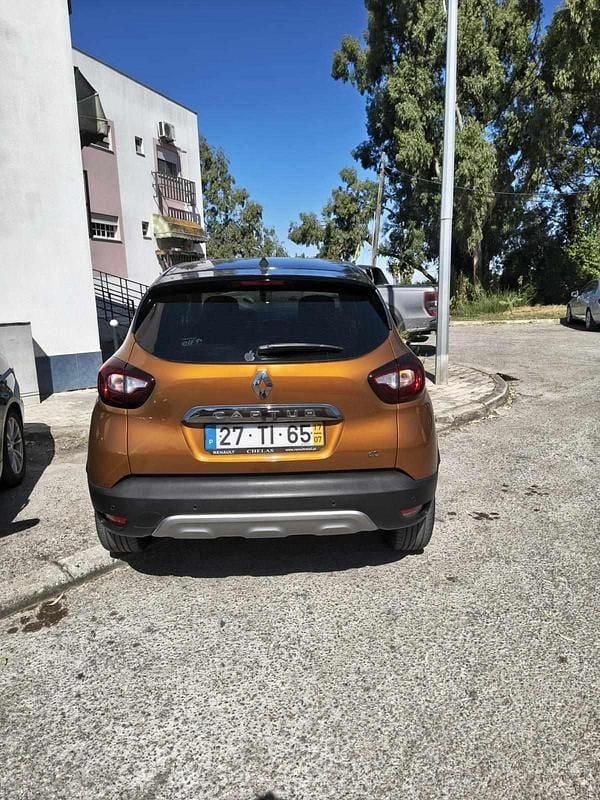 Usado Renault Captur 110 HP (80 kW) 2017 Outra SUV